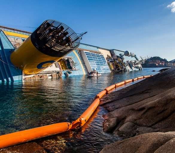 La Costa Concordia naufragata all'Isola del Giglio